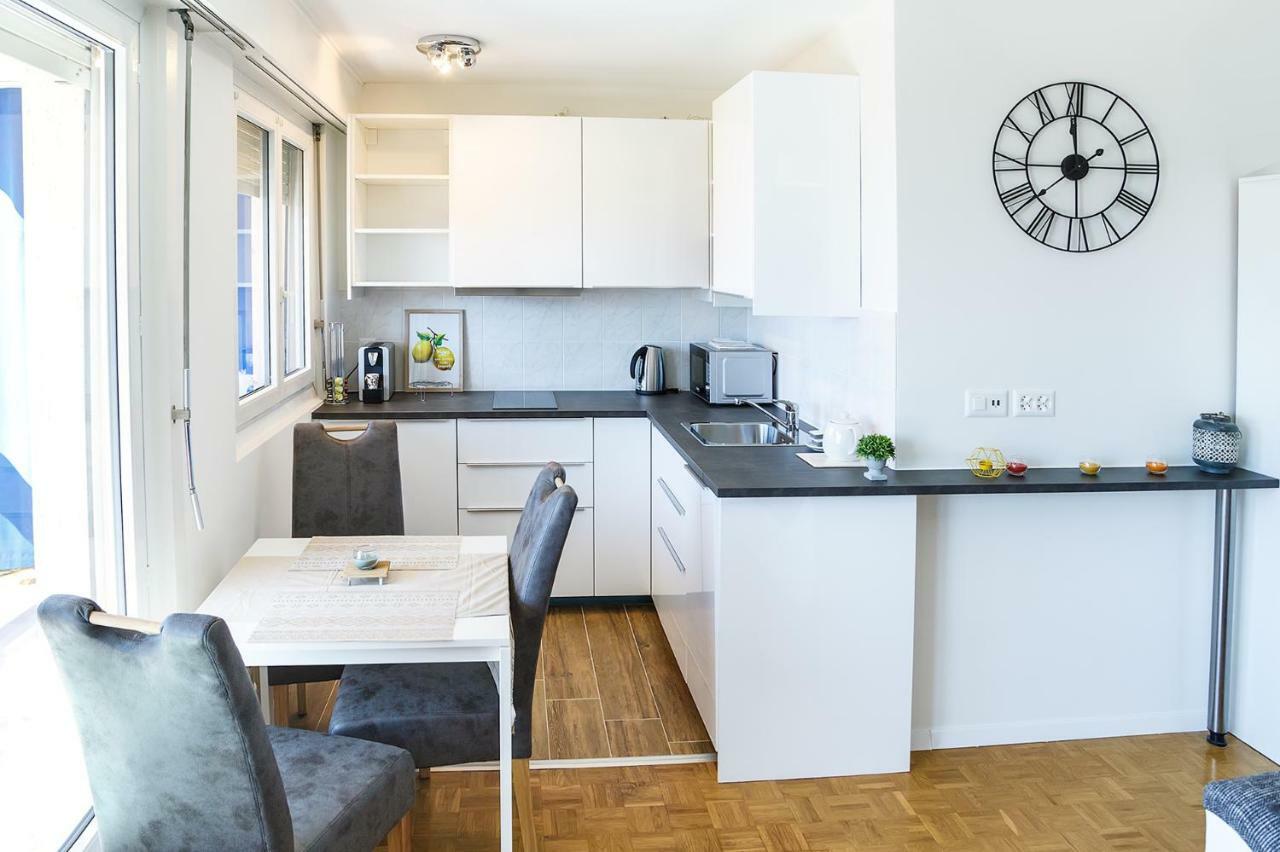Apartment,859820699:JPEG