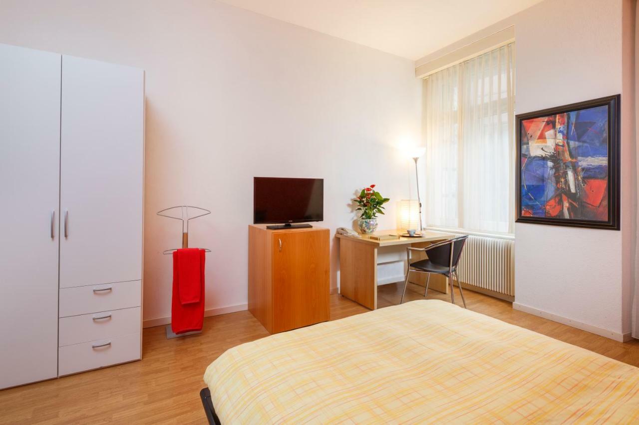 Standaard Tweepersoonskamer met Gedeelde Badkamer