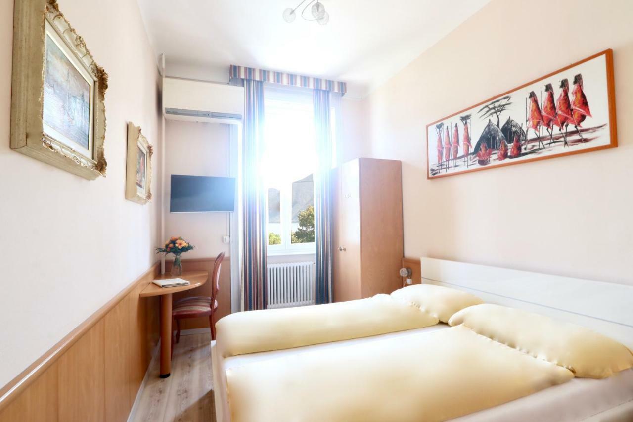 Single Room,908720563:JPEG