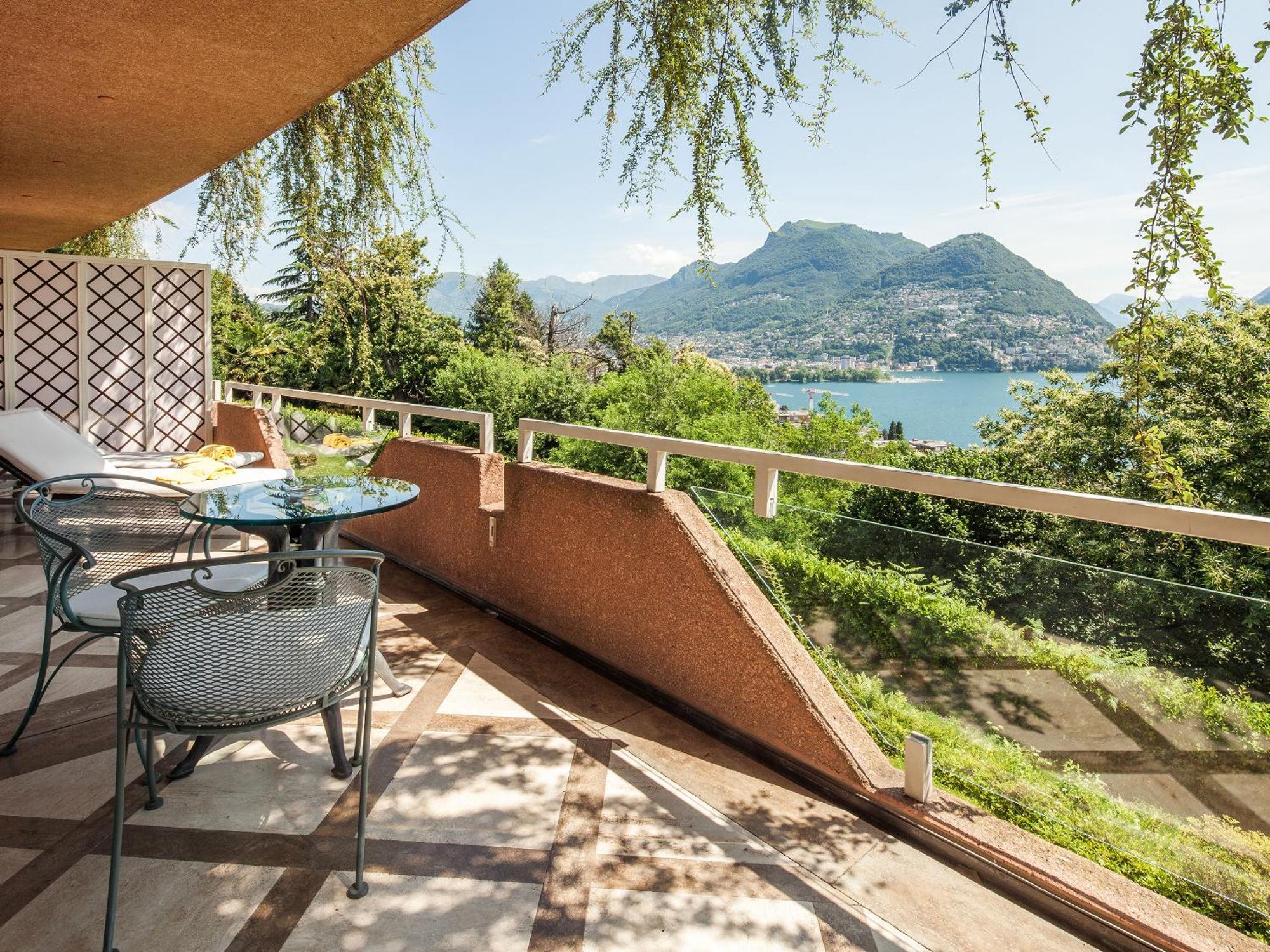 Signature Lake Suite with Balcony and Private Spa Access,938700667:JPEG