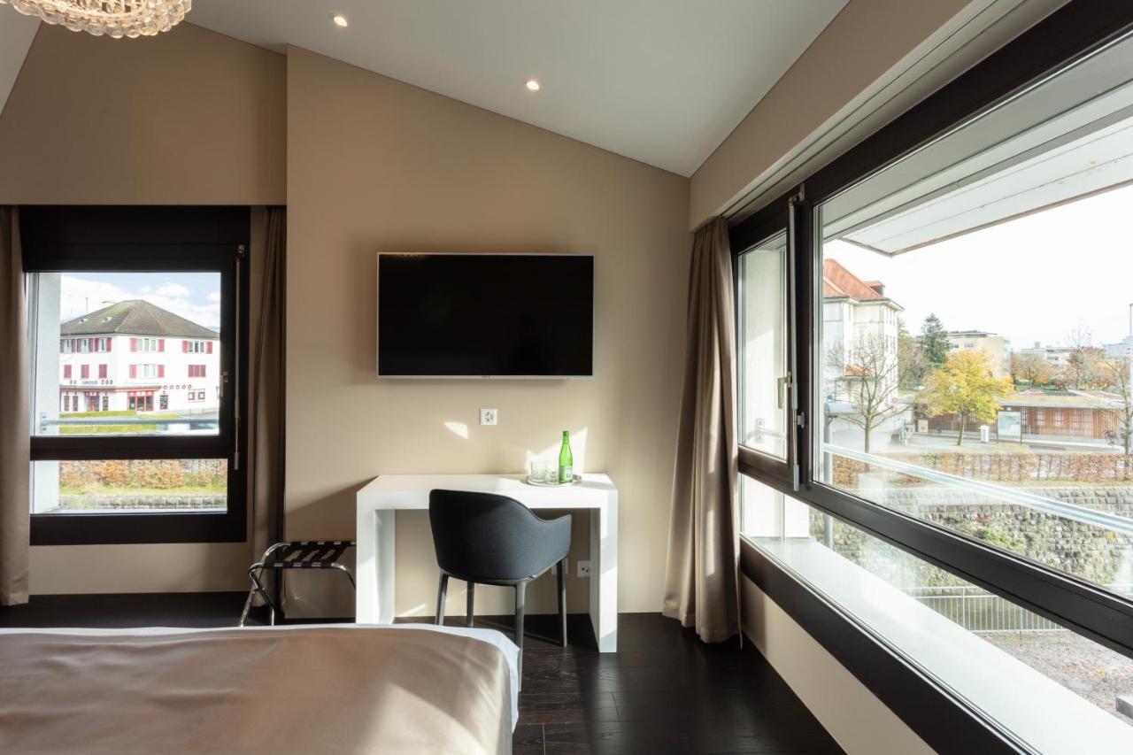 Zimmer mit Kingsize-Bett