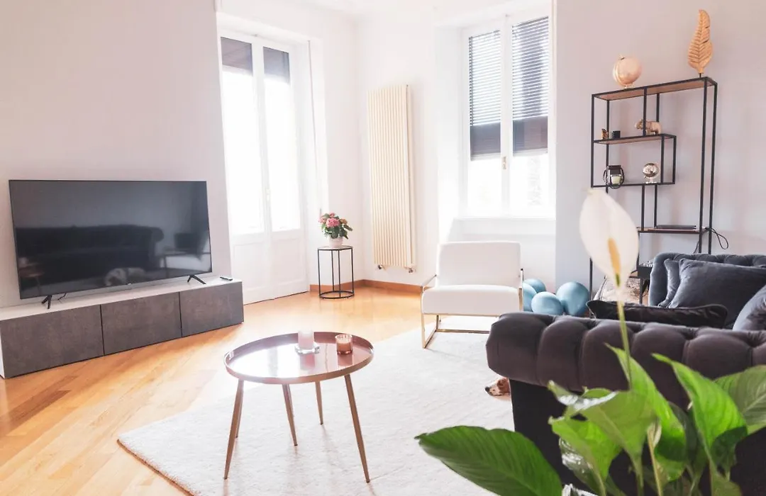 Room Gatsby- Your Space With Garden In The City Center-1