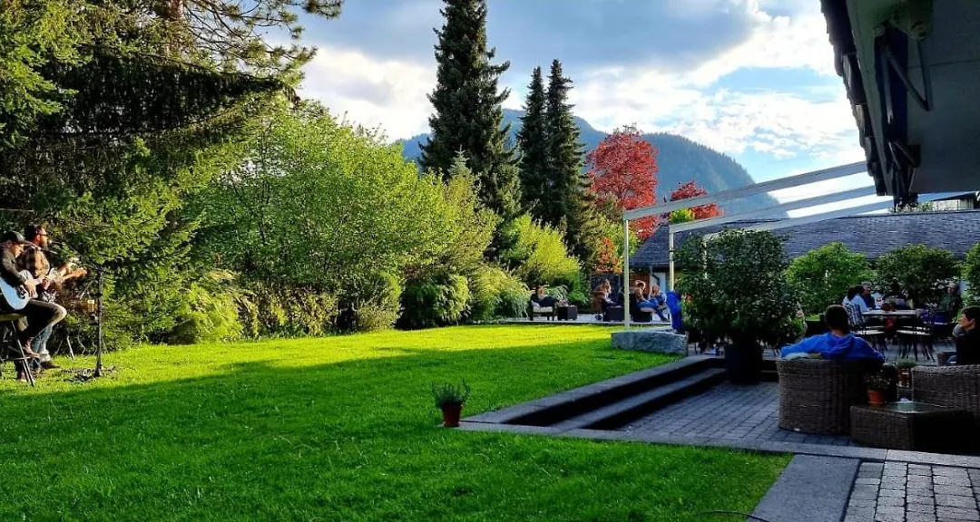 Hotel Alpine Lodge-1