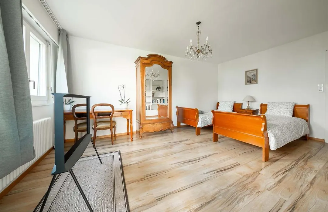 Ground Floor Rooms With Stunning Lake View & Garden Access-1