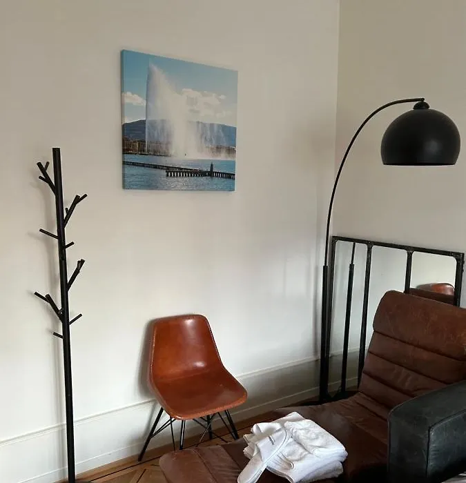 Doubleroom, Kitchen, Free Transport Card- Geneva Lake-1