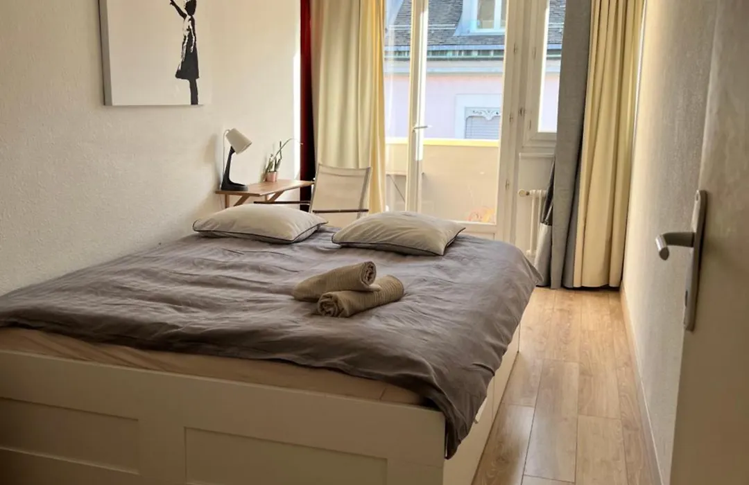 Cool & Central 2 Bedroom In Heart Of Eaux-Vives-1