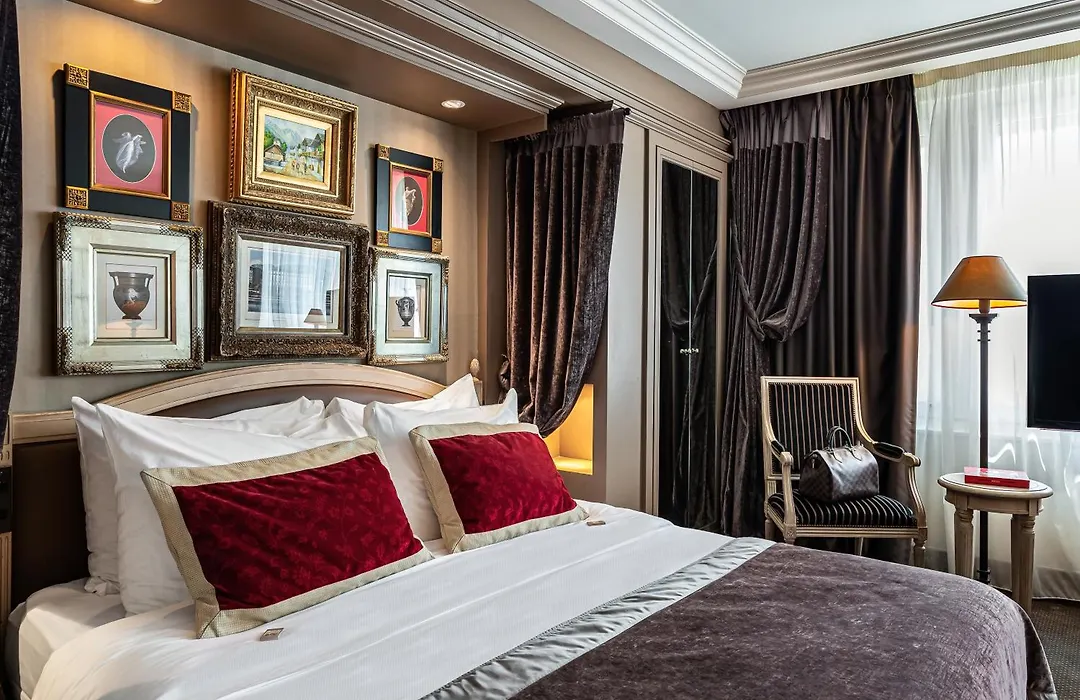 Royal Manotel-1