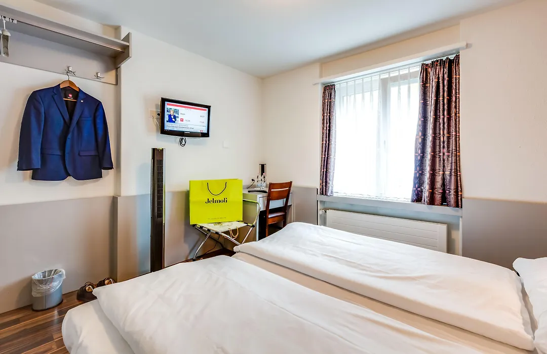 Alexander Guesthouse Zurich Old Town-1