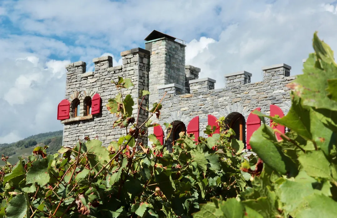 Castel De Daval-1
