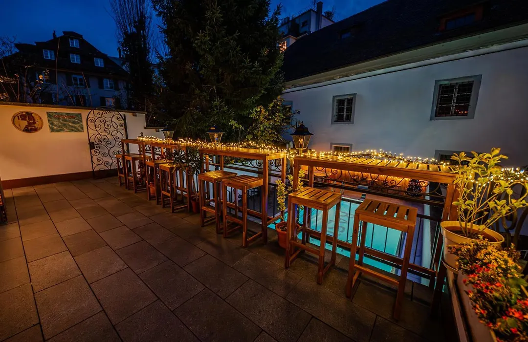 Roesli Guest House-1