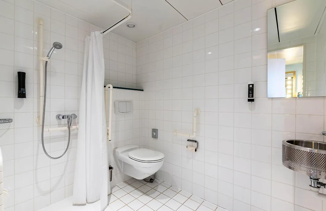 B&B Hotel Lully 3 Lakes-1