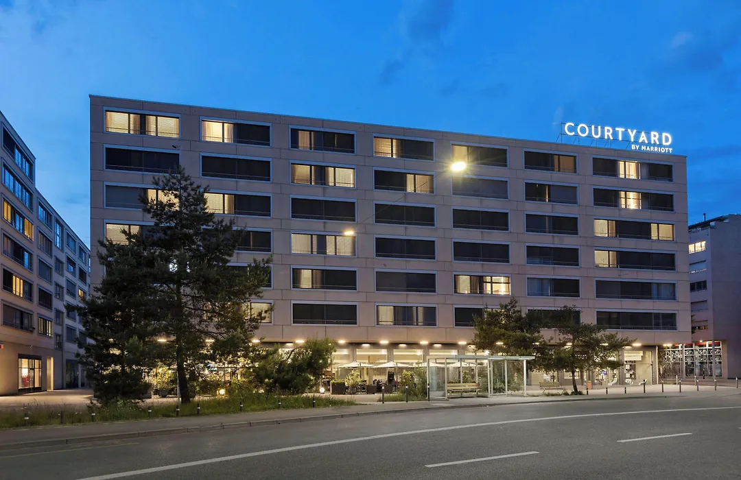 Courtyard By Marriott Zurich North-1