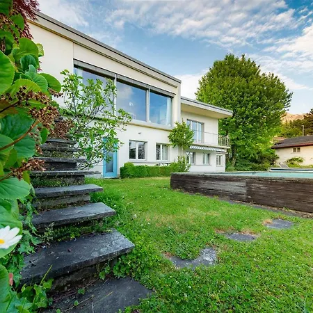 Rooms In Splendid Apartment With Parking-Stunning Lake View-2