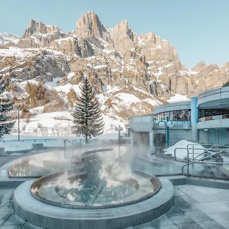 Hotel Walliserhof-Leukerbad-Therme-2