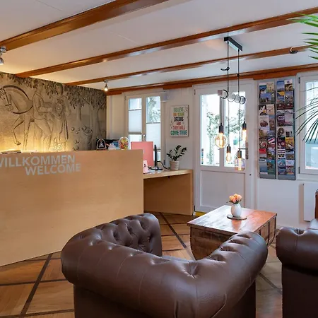 Hotel Garni Roessli - Velofreundlich - Free Parking-3