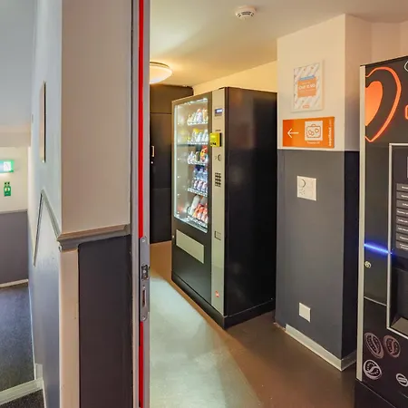 Easyhotel Zuerich City Centre-3