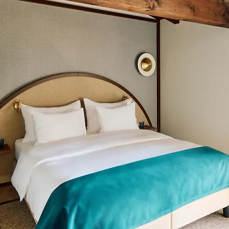 Vista Lakefront Boutique Hotel-2