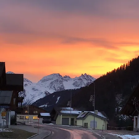 Mountain Lodge Sedrun-3