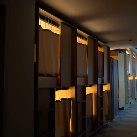 Green Marmot Capsule Hotel Zuerich-3