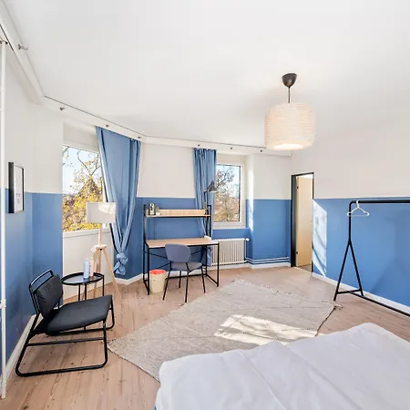 Becozy Self Check-In Pop-Up Hotel Basel-3