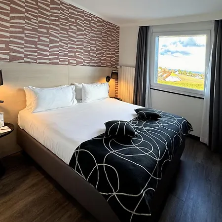 Everness Hotel & Resort-3