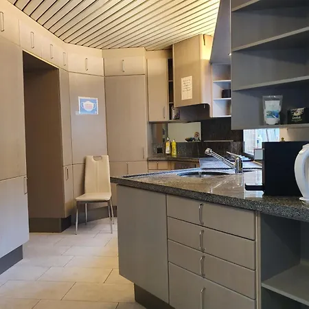 Viktoria Budget Hostel-3