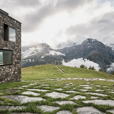 Chetzeron Mountain Hotel-2