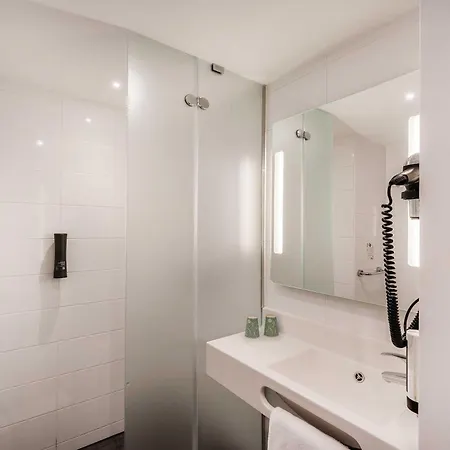 B&B Hotel Zuerich Airport-2