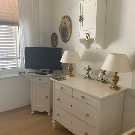 Avliving City Room Basel-3