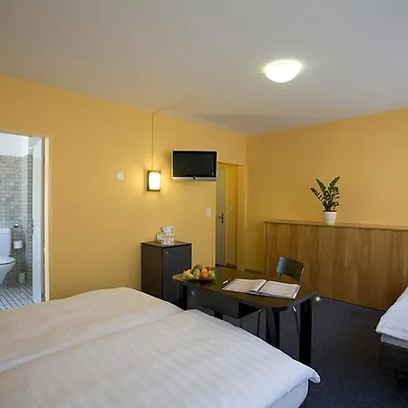 X-Tra Hotel-2