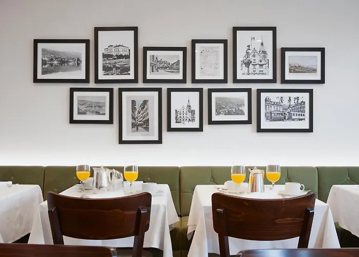 Zug hotels near Badestelle Tellenortli