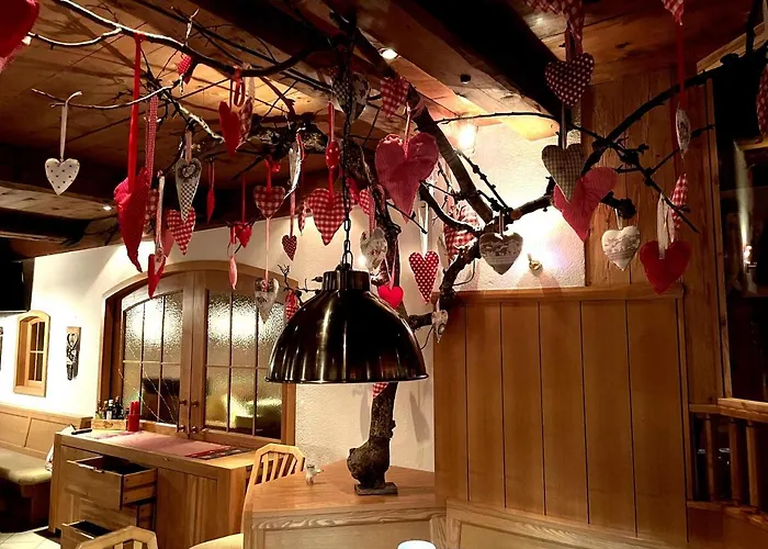 Arlos - Hotel - Restaurant - Bar Savognin