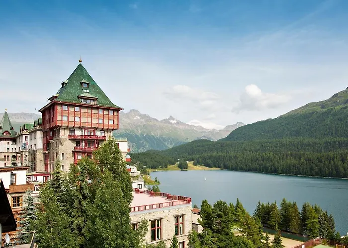 Hotel di lusso a Sankt Moritz vicino a Lago Staz
