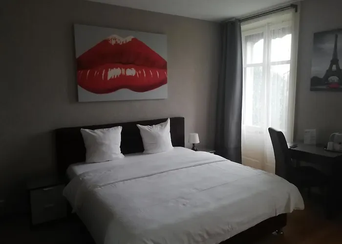 Montreux hotels near Glion