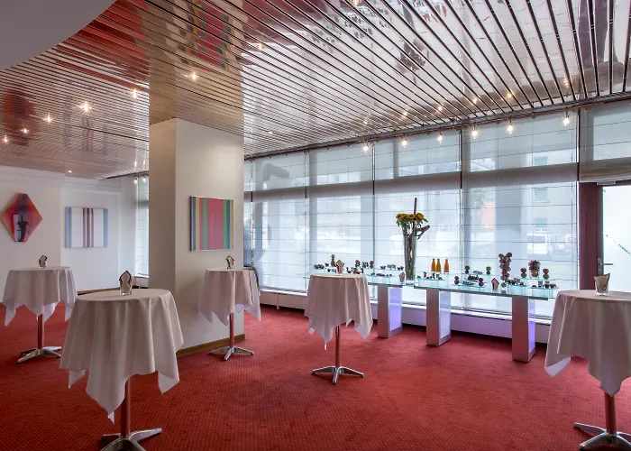 Hotéis perto de Museu do Design