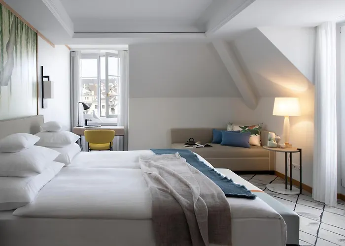 Hotéis perto de Bürkliplatz