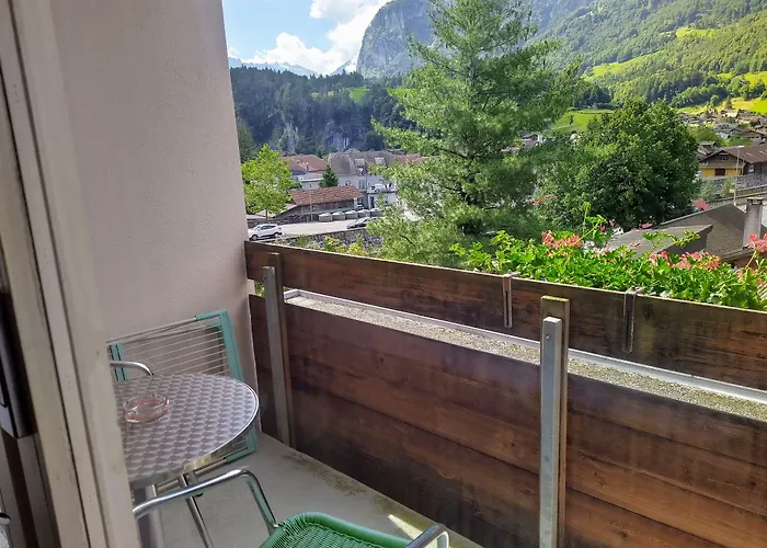 Hotel Sherlock Holmes&Khana Restaurant nur 200 m zur Gondelbahn Hasliberg Meiringen