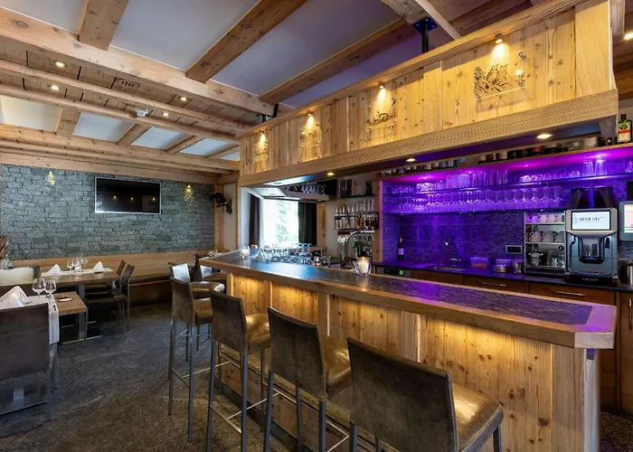 Hotels in Rona