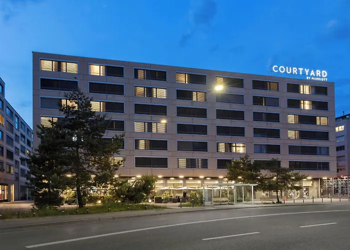 Courtyard By Marriott Zurich North Hotel