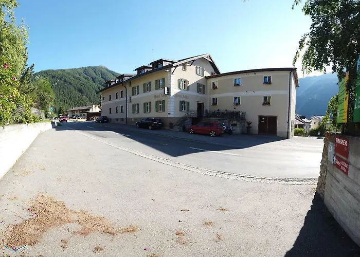 Hotel Adler Garni Zernez